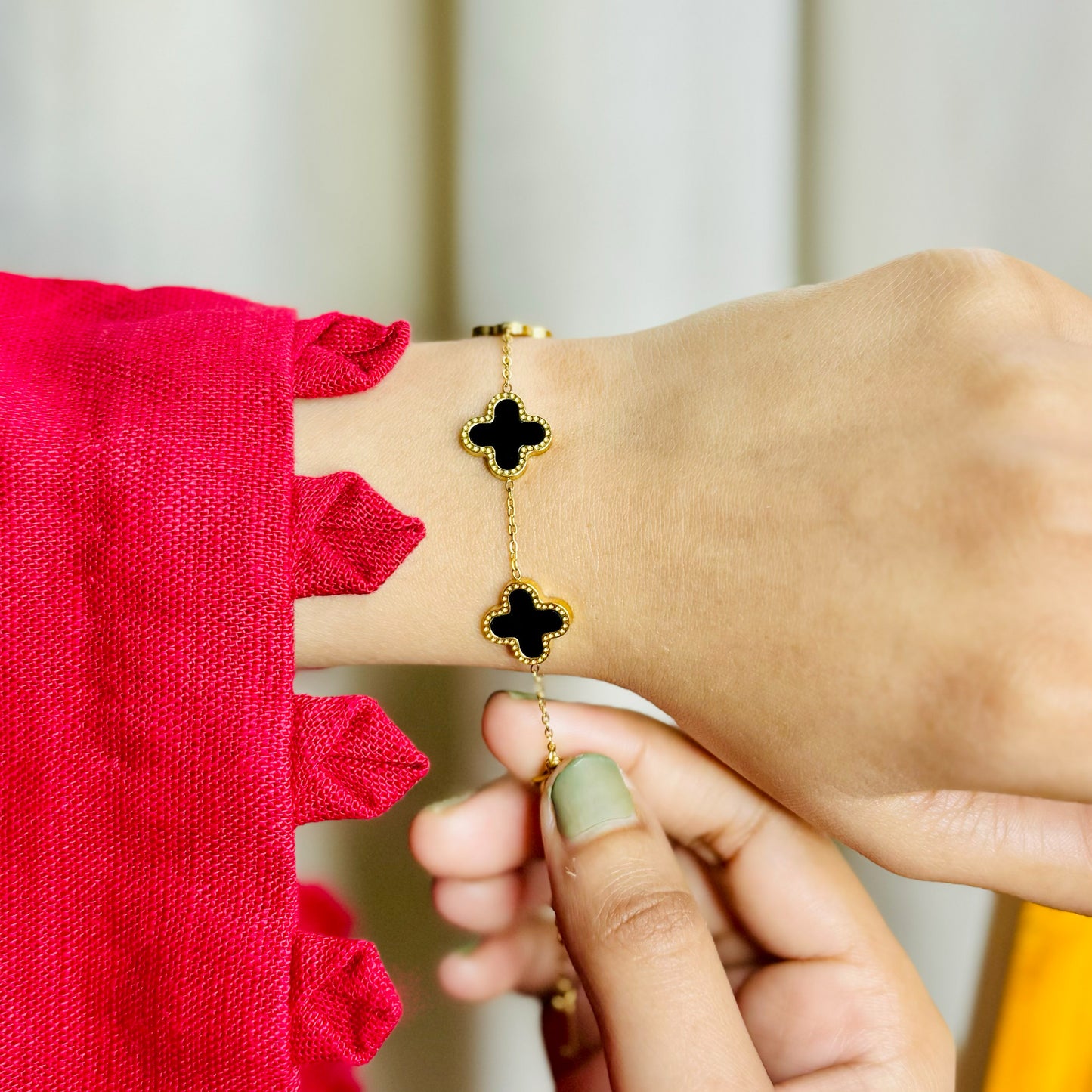 Four Leaf Clover Bracelet - Black