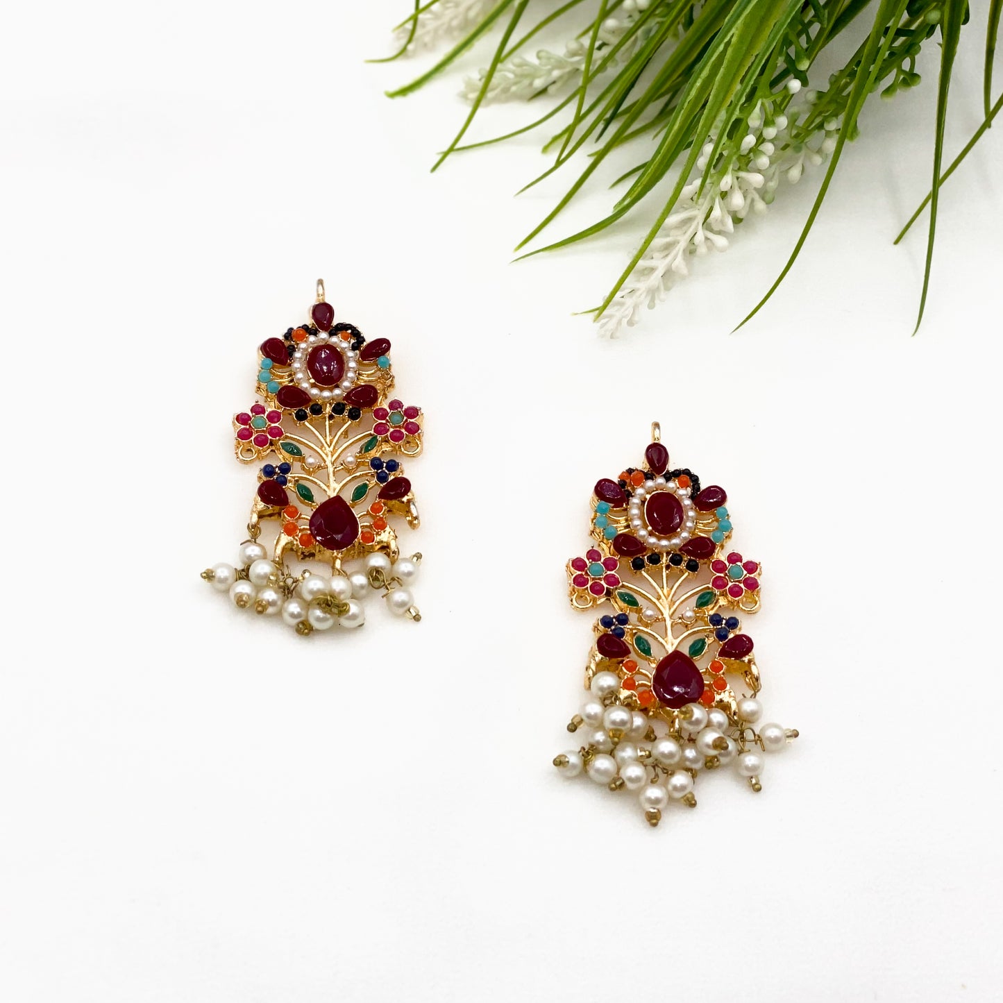 Laaj Nauratan Choker Set with Tika