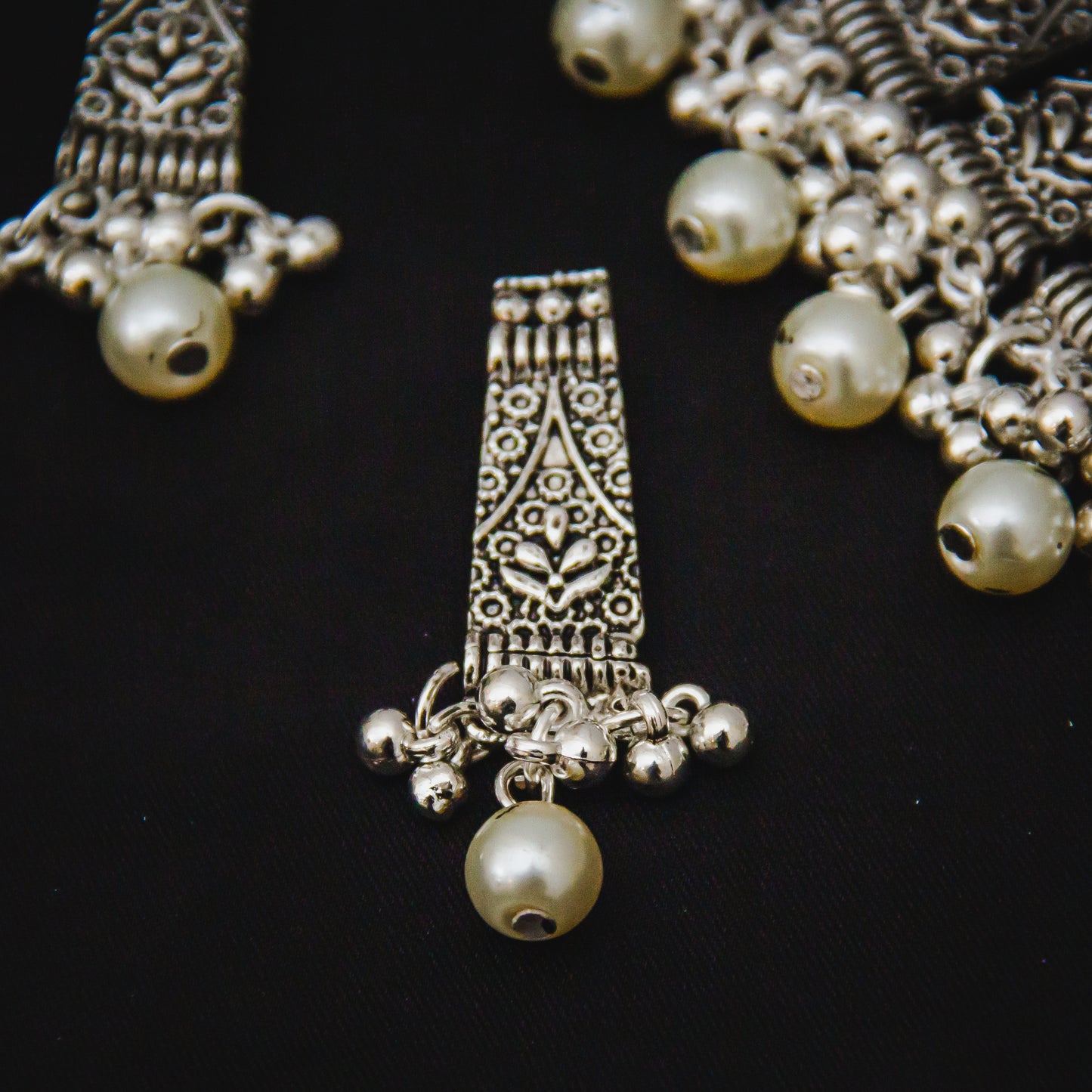 Farshi Pearl Choker Set - Silver White