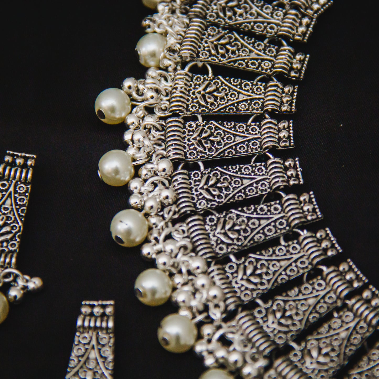 Farshi Pearl Choker Set - Silver White