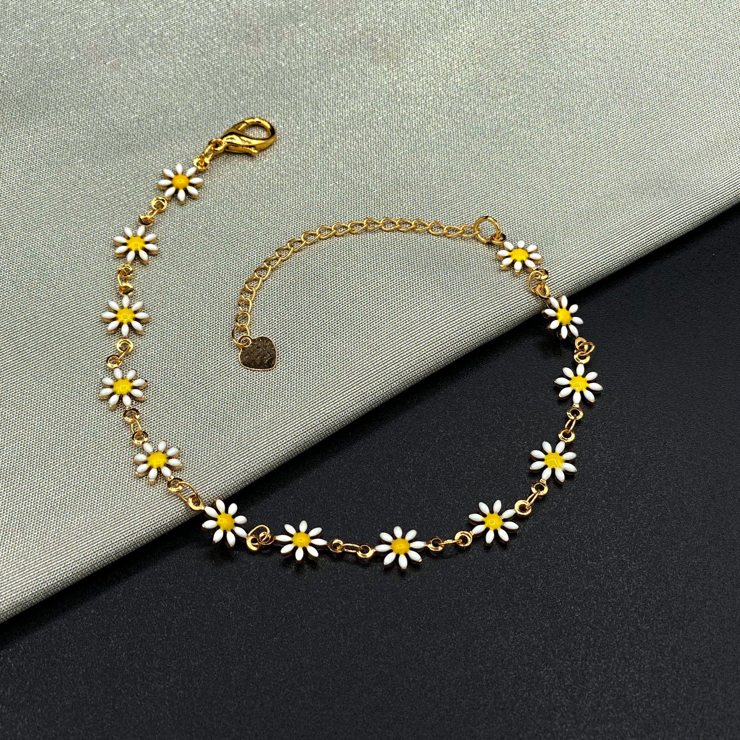 White Daisy Anklet